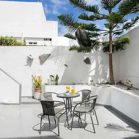 펜션 Typical Canary House In